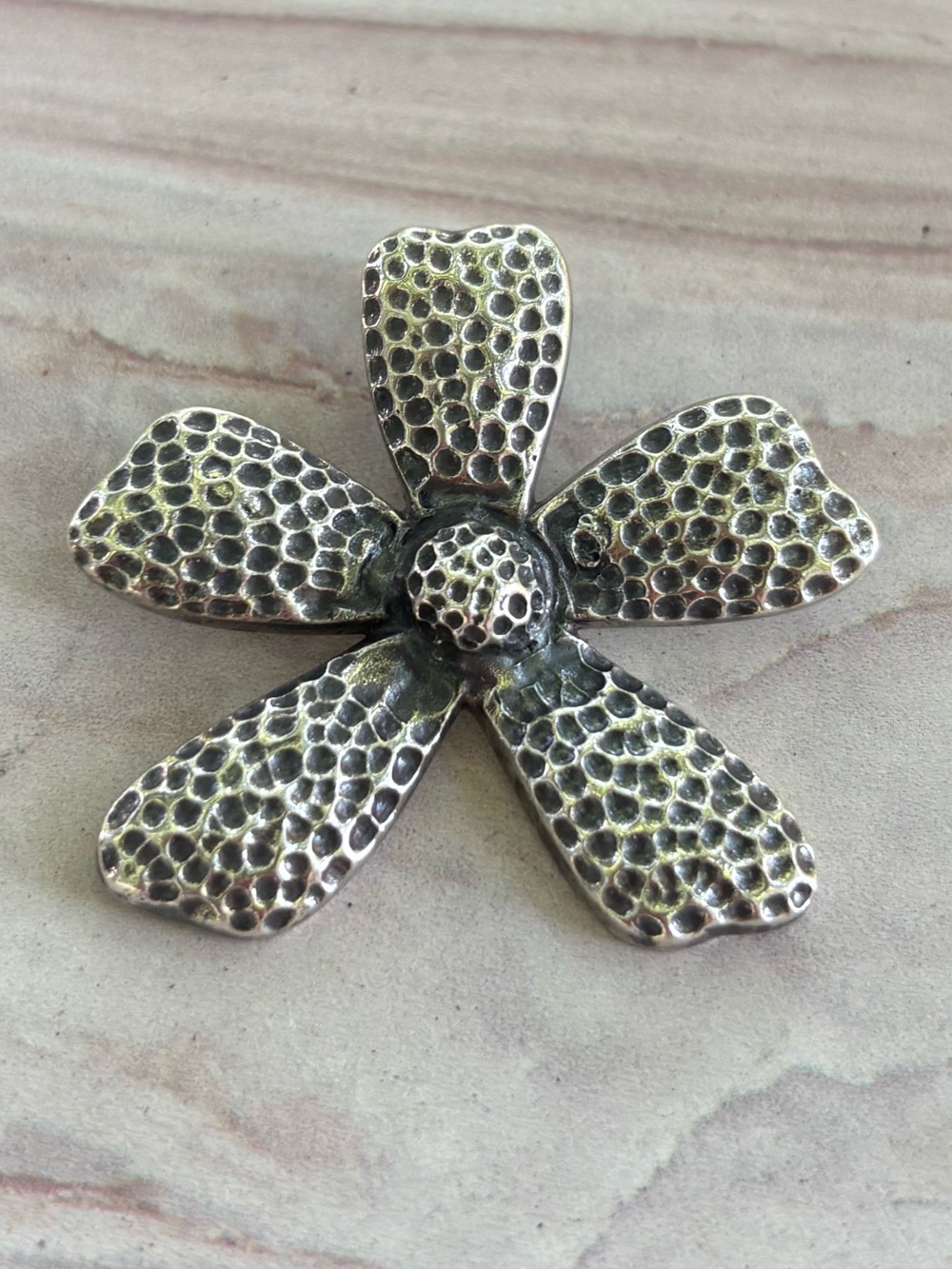 Vintage Silpada S1101 Sterling Silver 925 Hammered Flower Daisy Pendant 1.5"
